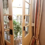 Victoires Louvre Apartment By B\'Your Home